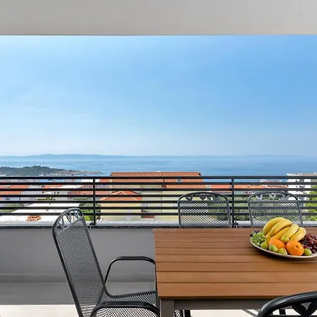 Luxury Macola Free Parking
