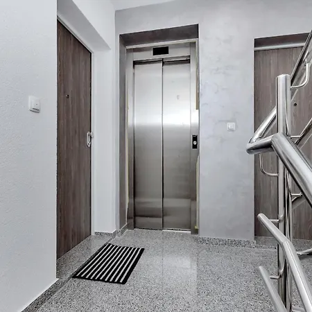 Luxury Macola Free Parking דירה *