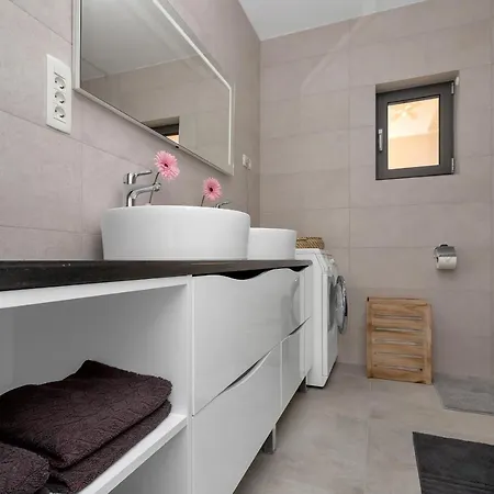 Luxury Macola Free Parking דירה *