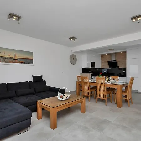 Luxury Macola Free Parking דירה *