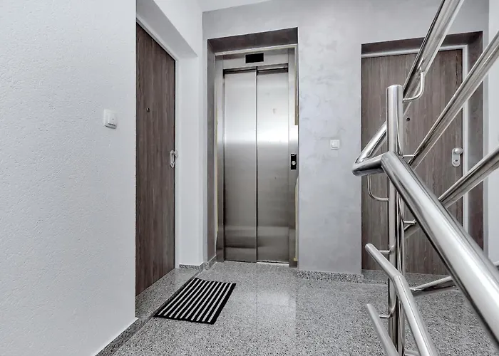 Luxury Macola Free Parking דירה *