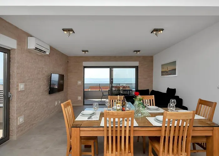 Luxury Macola Free Parking דירה