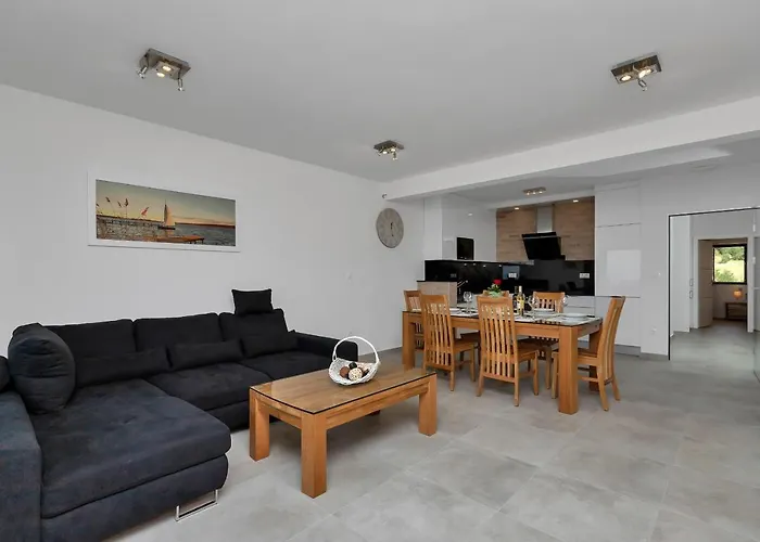 Luxury Macola Free Parking דירה *